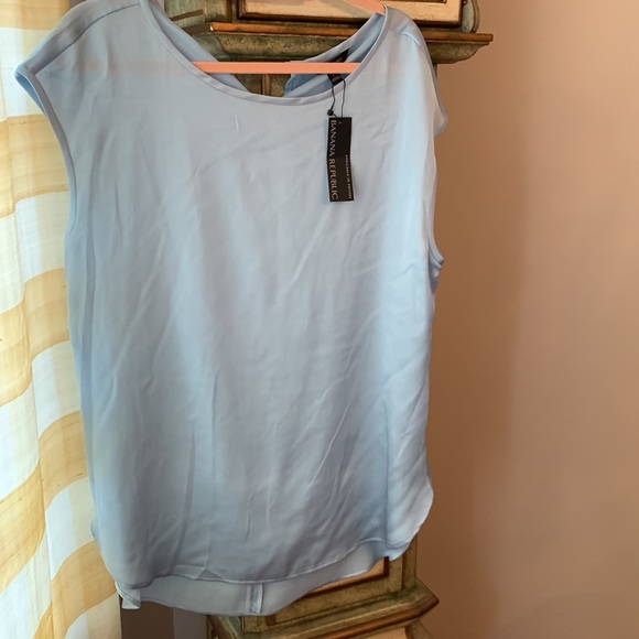 NWT Banana Republic pale blue top. Silky. - Picture 4 of 5